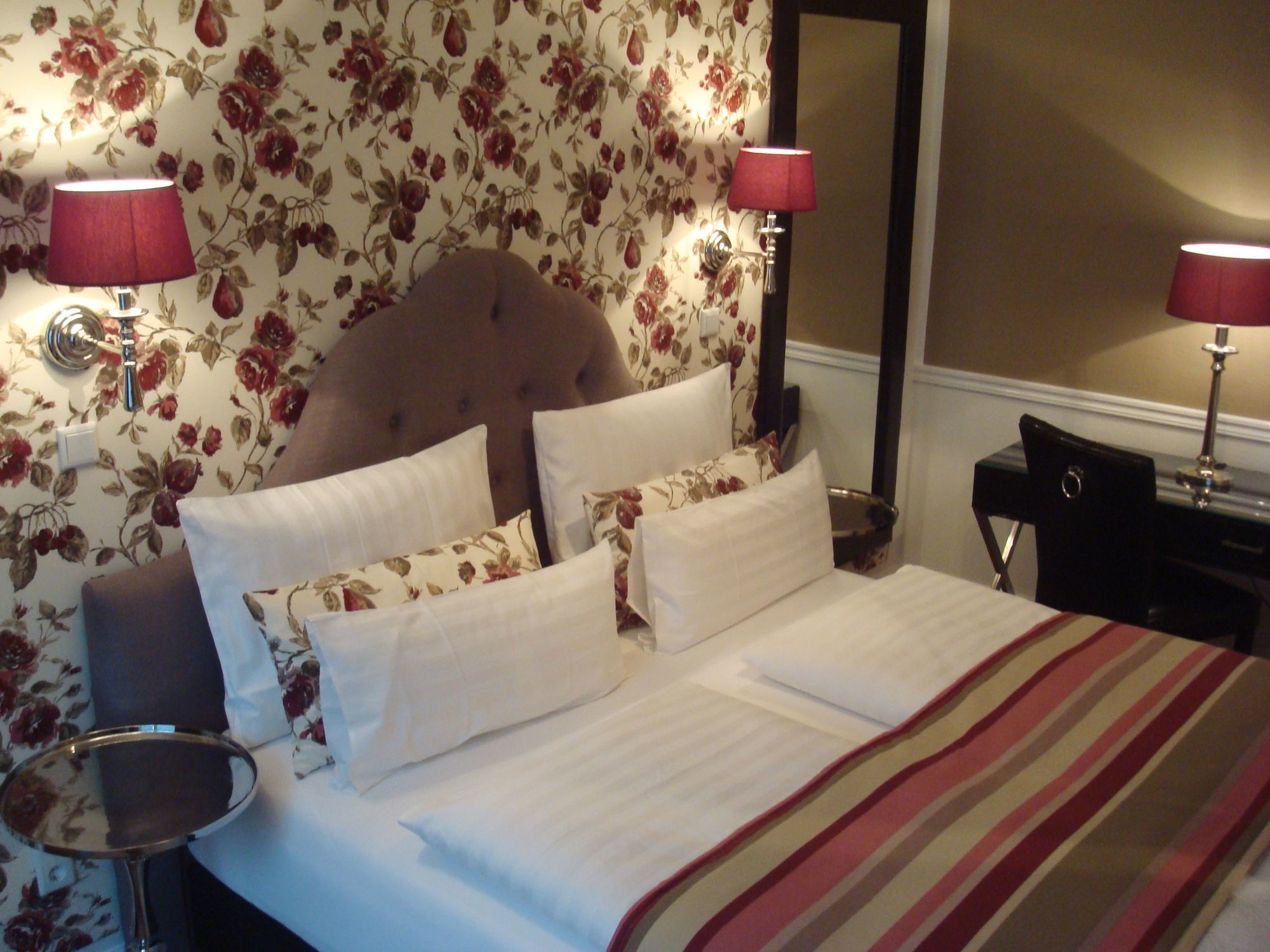 Sir & Lady Astor 3*